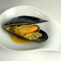 curried mussel with fresh pear